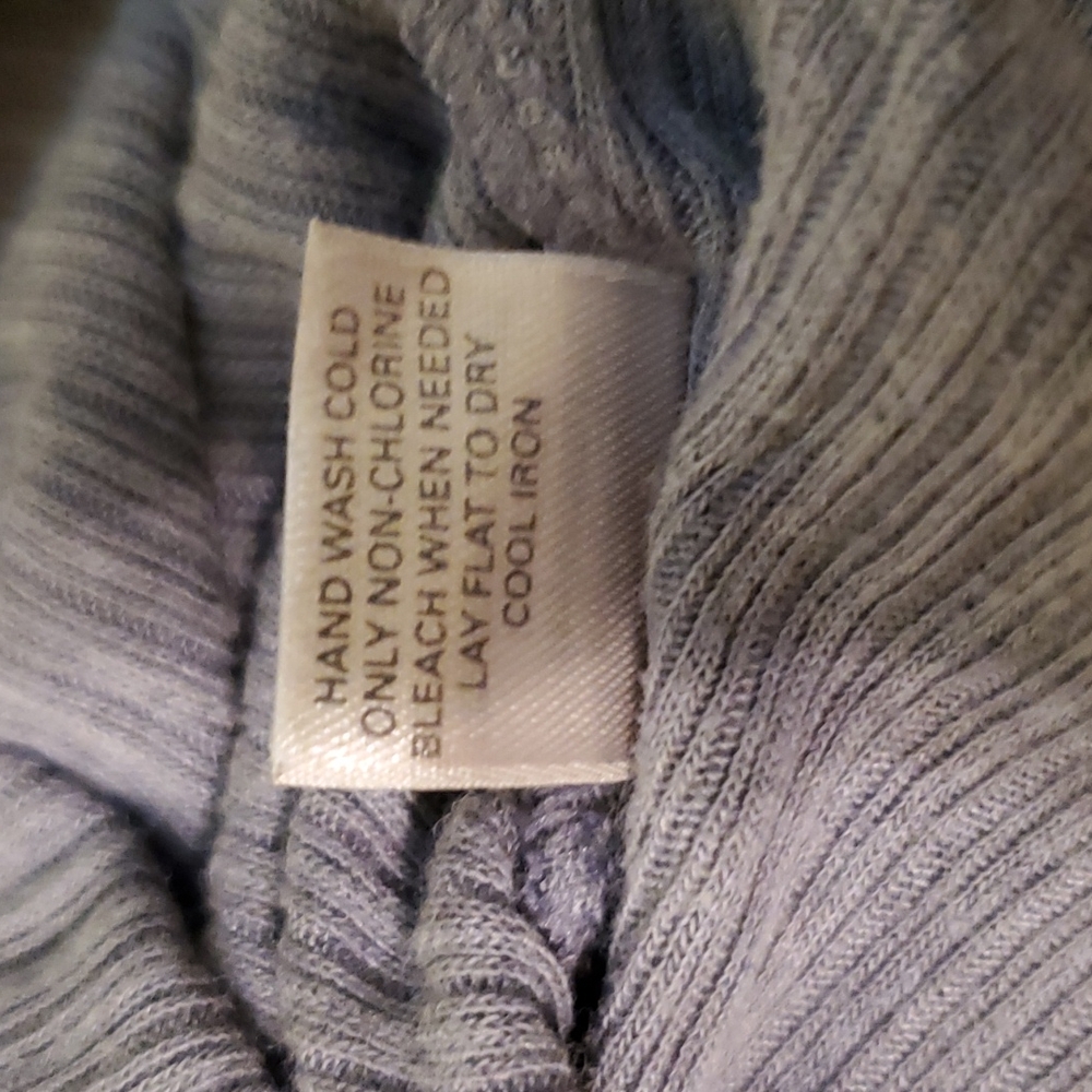 Victoria's Secret Ribbed Tank - Picture 11 of 11